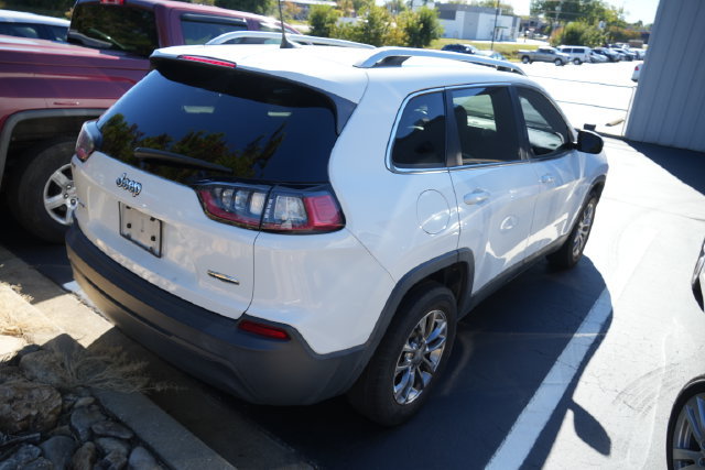 Used 2019 Jeep Cherokee Latitude Plus w/ Cold Weather Group AWD/4WD image 21