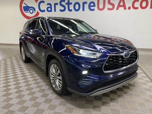 Used 2022 Toyota Highlander Platinum image 2