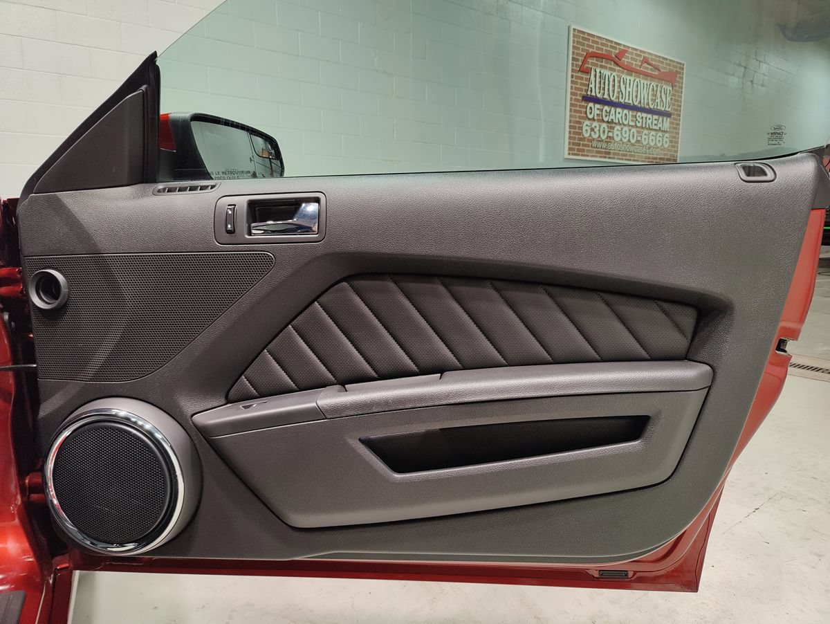 Used 2014 Ford Mustang GT w/ Electronics Package RWD image 11