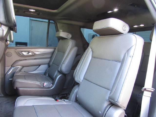 Used 2023 GMC Yukon Denali w/ Denali Reserve Package AWD/4WD image 16