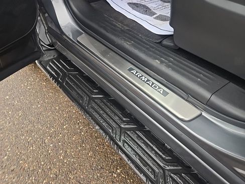 Used 2024 Nissan Armada SL w/ Captain's Chairs Package image 11