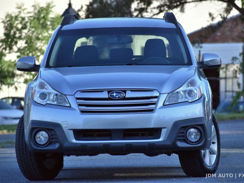 Used 2013 Subaru Outback 2.5i Premium AWD/4WD image 3