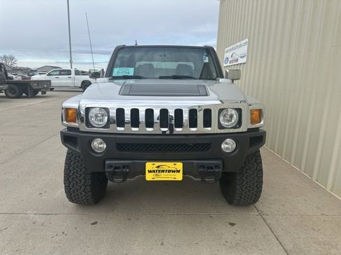 Used 2010 HUMMER H3T Alpha image 3