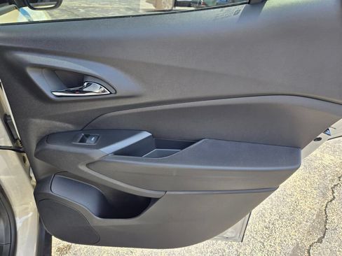 New 2026 Chevrolet Trax RS w/ Sunroof Package FWD image 7