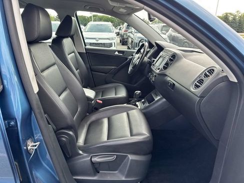 Used 2017 Volkswagen Tiguan S FWD image 27