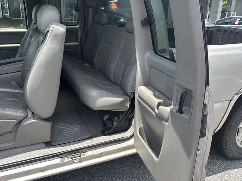 Used 2004 Chevrolet Silverado 1500 LT w/ Light Duty Power Package RWD image 4
