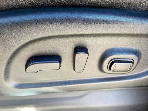 Used 2021 Nissan Titan PRO-4X w/ Pro-4x Convenience Package image 17