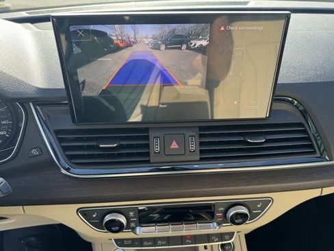Used 2023 Audi Q5 2.0T Premium w/ Convenience Package image 18
