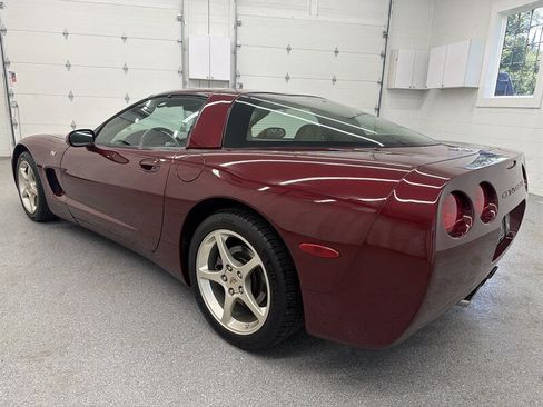 Used 2003 Chevrolet Corvette Coupe w/ Preferred Equipment Group RWD image 6