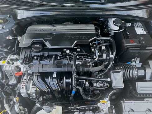 Used 2024 Hyundai Elantra SEL FWD image 32