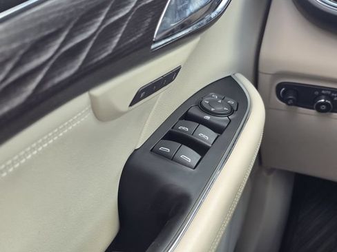 Used 2023 Buick Envision Avenir FWD image 16
