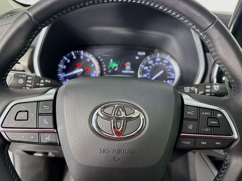 Used 2020 Toyota Highlander XLE image 16