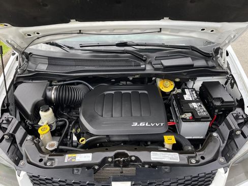 Used 2018 Dodge Grand Caravan GT FWD image 31