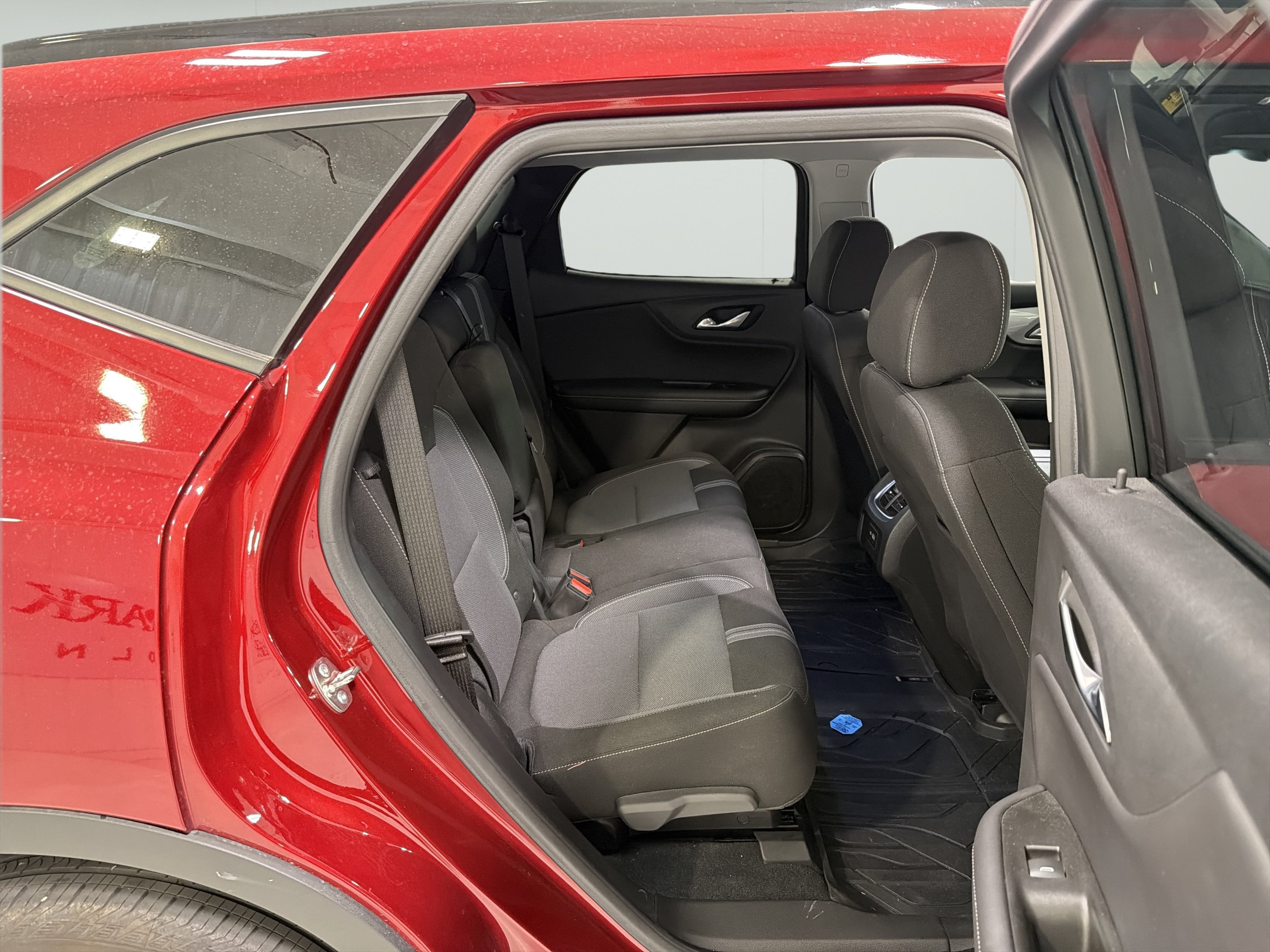 Used 2024 Chevrolet Blazer LT w/ Convenience Package FWD image 12
