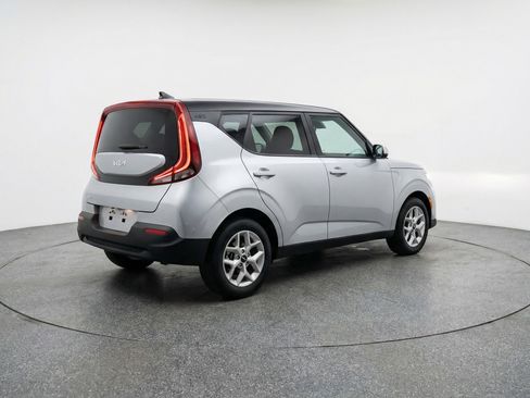 Used 2025 Kia Soul LX w/ LX Technology Package image 9