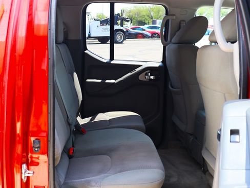 Used 2018 Nissan Frontier SV RWD image 27