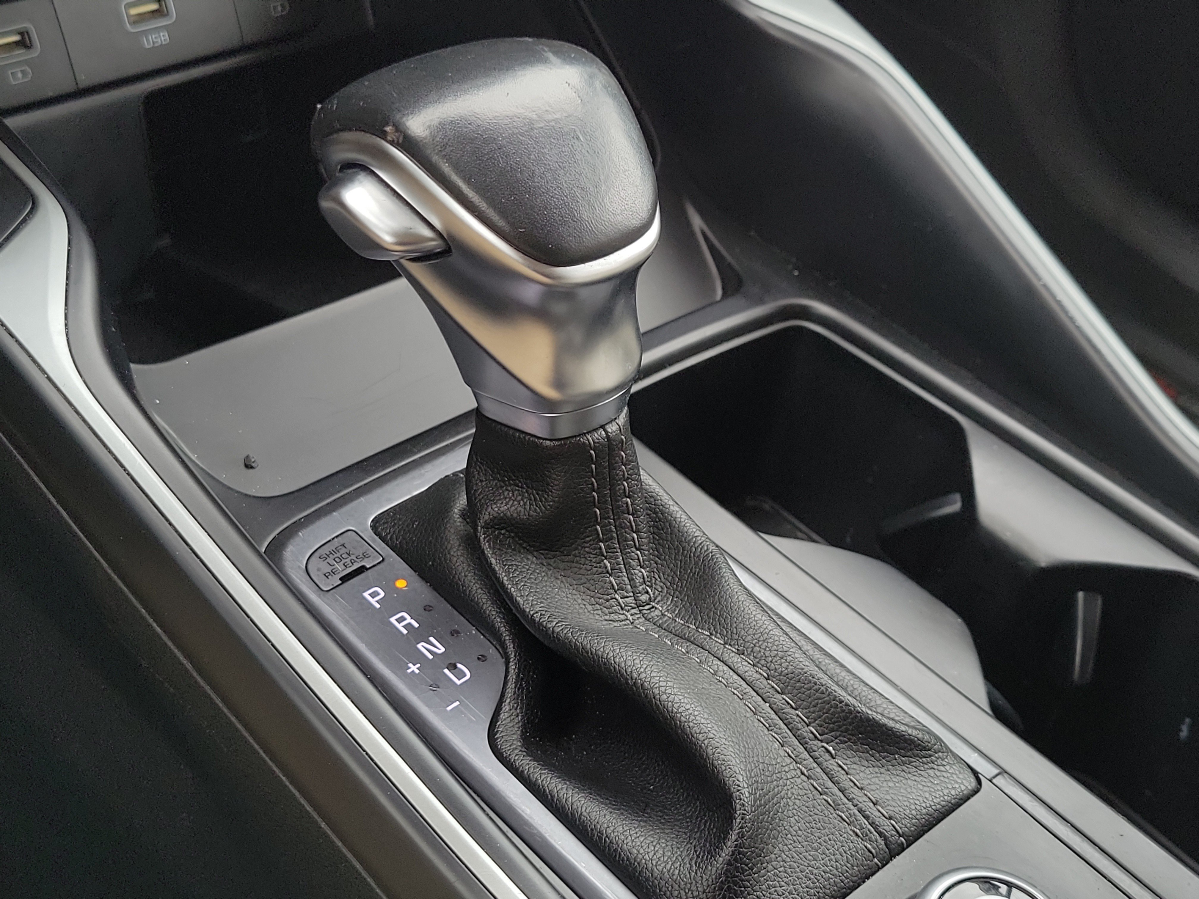 Used 2022 Kia Sorento S FWD image 26