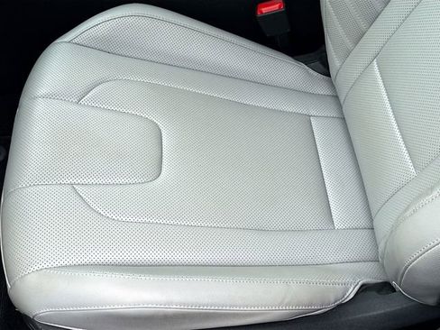 Used 2024 Hyundai Elantra Limited FWD image 12