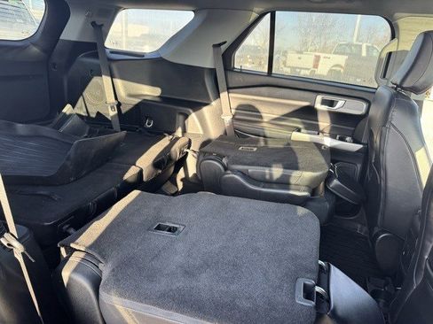 Used 2023 Ford Explorer XLT w/ Equipment Group 202A image 34
