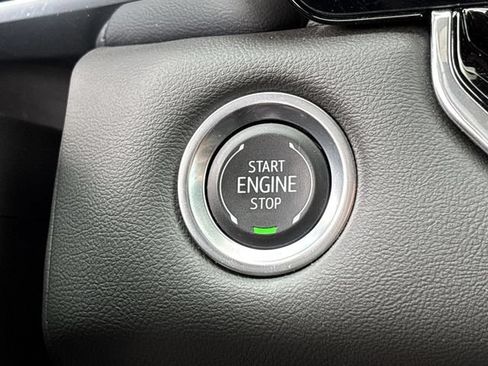 Used 2025 GMC Canyon Elevation w/ Convenience Package RWD image 19