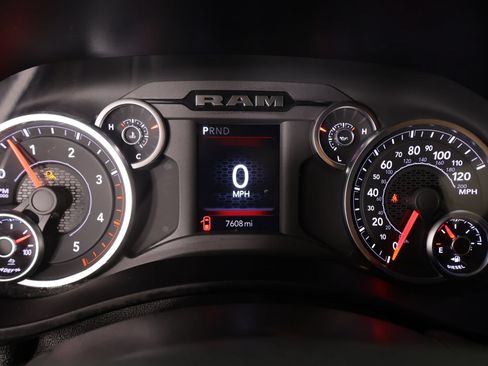 Used 2025 RAM 2500 Big Horn AWD/4WD image 4