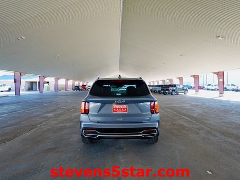 Used 2023 Kia Sorento SX image 4