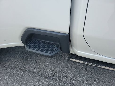 Used 2023 GMC Sierra 3500 Denali w/ Denali Ultimate Package image 13