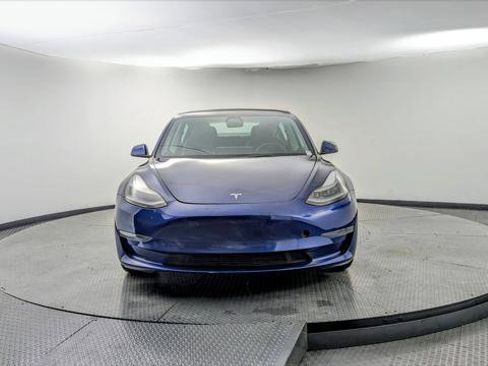 Used 2023 Tesla Model 3 Standard Range image 11
