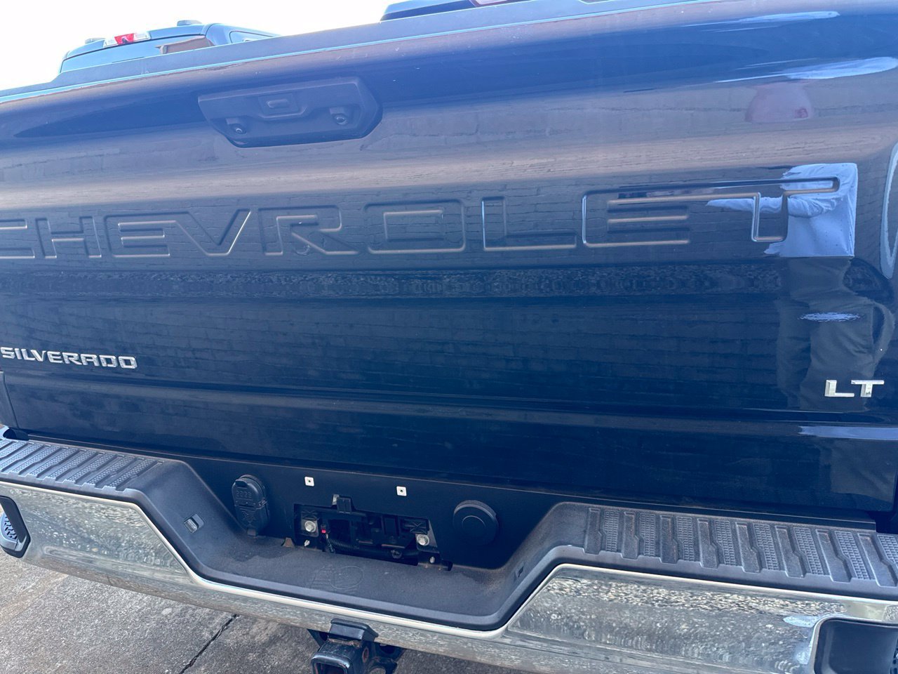 Used 2023 Chevrolet Silverado 1500 LT AWD/4WD image 6