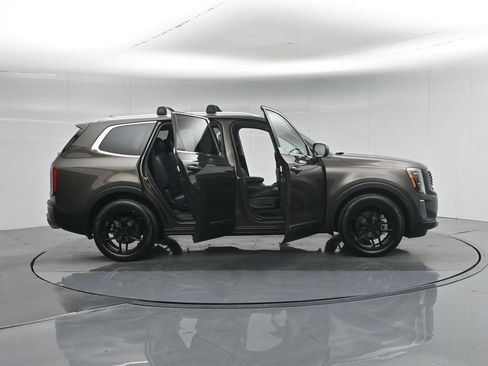 Used 2020 Kia Telluride EX w/ EX Premium Package AWD/4WD image 4