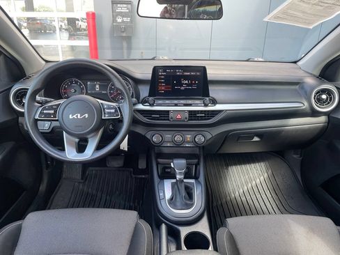 Used 2024 Kia Forte LXS w/ LXS Technology Package FWD image 11