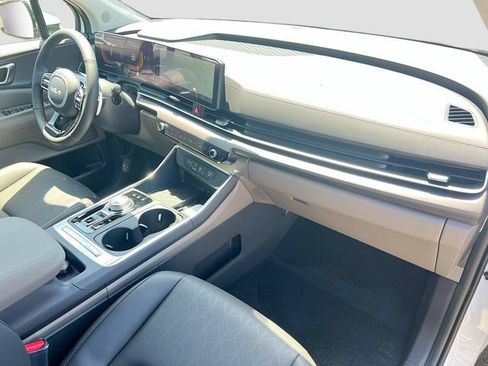New 2026 Kia Carnival EX FWD image 30