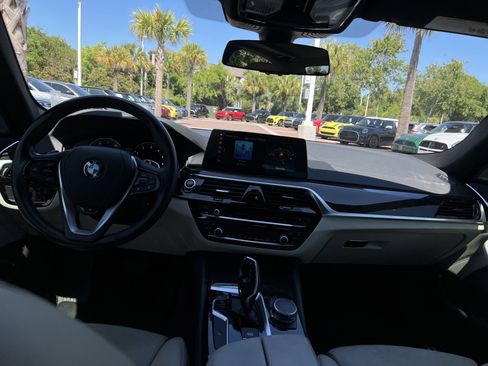 Used 2019 BMW 540i w/ Luxury Seating Package RWD image 30