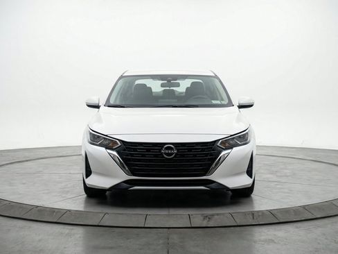 Used 2025 Nissan Sentra SV FWD image 2