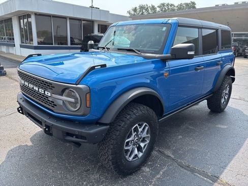 Used 2024 Ford Bronco Badlands image 9