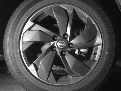 Used 2025 Nissan Rogue SV AWD/4WD image 13