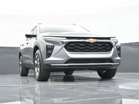 New 2026 Chevrolet Trax LT w/ Driver Confidence Package FWD image 44
