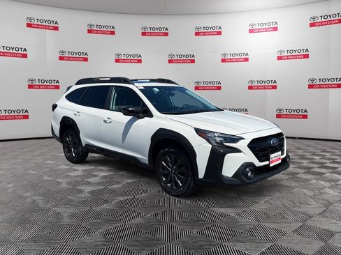 Used 2025 Subaru Outback Onyx Edition AWD/4WD image 3
