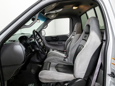 Used 2000 Ford F150 Lightning image 77