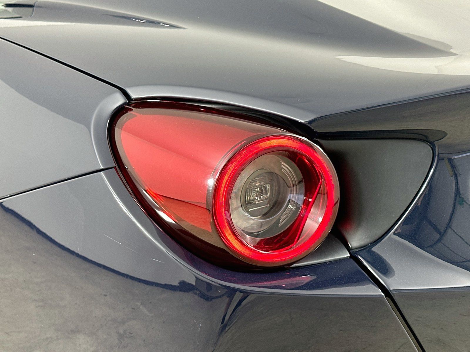 Used 2020 Ferrari Portofino RWD image 12