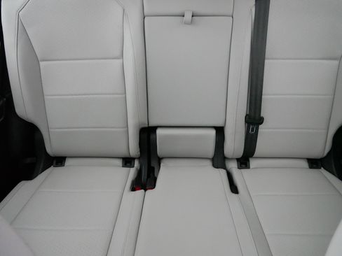 Certified 2021 Volkswagen Tiguan SE w/ Panoramic Sunroof Package image 13