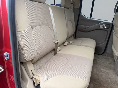 Used 2018 Nissan Frontier SV RWD image 18
