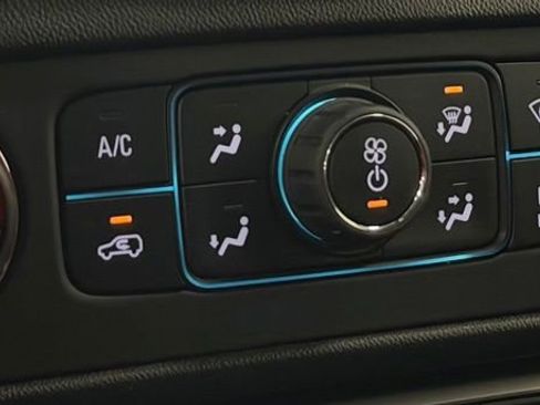 Used 2022 GMC Terrain SLE w/ Driver Convenience Package FWD image 19