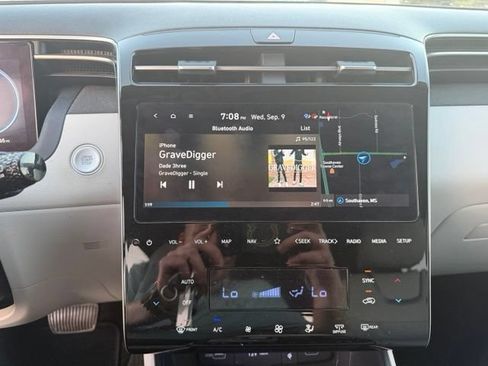 Used 2022 Hyundai Tucson Limited FWD image 12