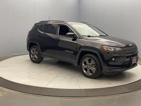 Used 2022 Jeep Compass Latitude AWD/4WD image 7