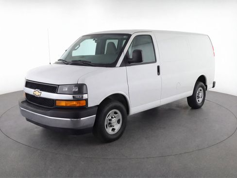 Used 2025 Chevrolet Express 3500 LT w/ LT Preferred Equipment Group image 2