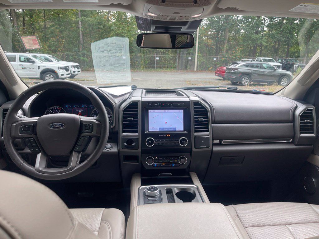 Used 2020 Ford Expedition XLT w/ Equipment Group 202A AWD/4WD image 10