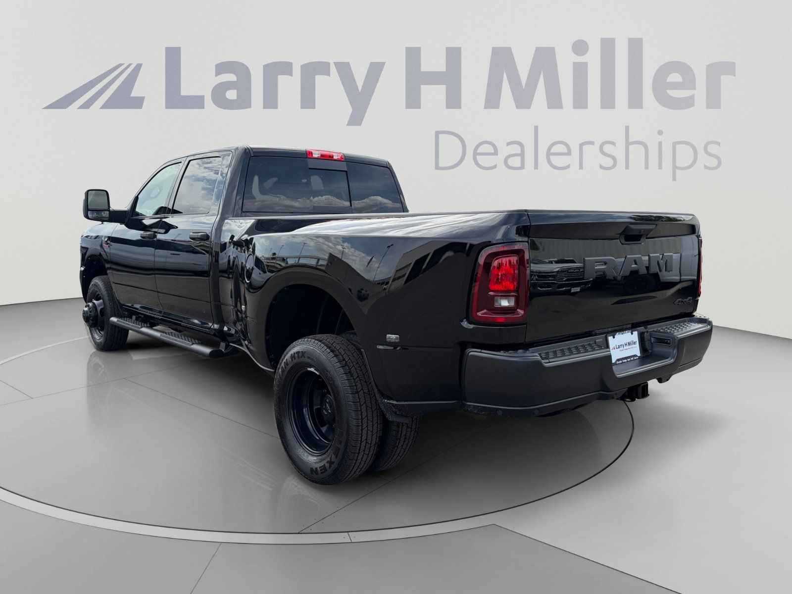 New 2027 RAM 3500 Tradesman AWD/4WD image 3