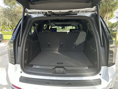 New 2026 Chevrolet Suburban High Country image 21