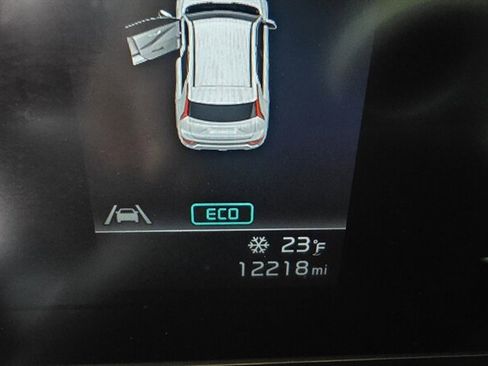 Used 2023 Kia Niro LX image 14